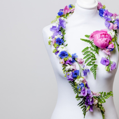 British-Flowers-Week-2017-Mary-Jane-Vaughan-necklace-New-Covent-Garden-Flower-Market (2)